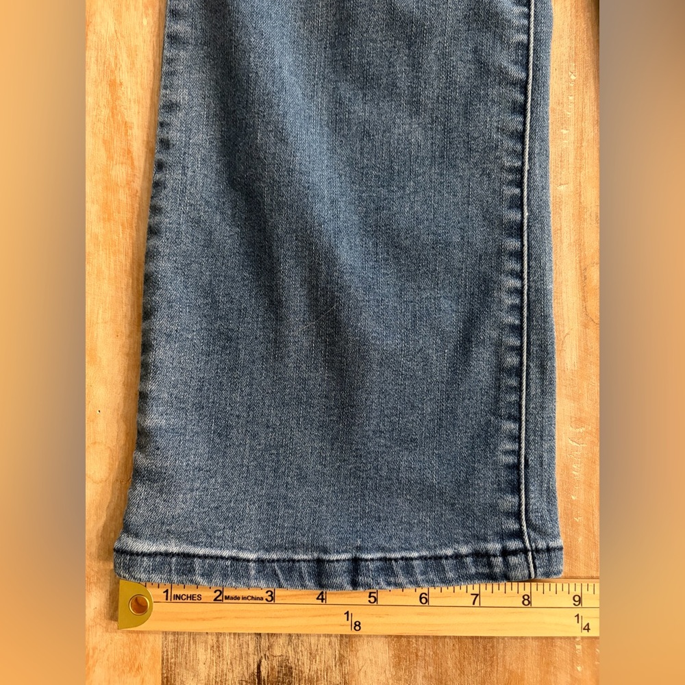 Democracy “Ab”solution Jeans Size 10 Medium Wash Barely Boot Cut - Picture 16 of 16